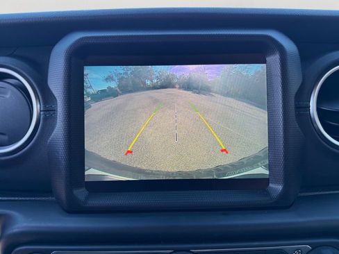 Used 2022 Jeep Wrangler Unlimited Rubicon 4xe w/ Cold Weather Group image 26