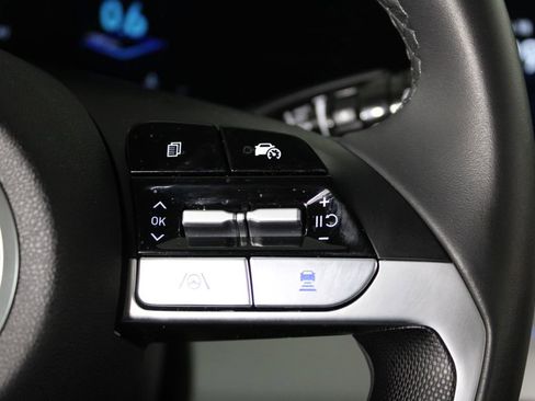 Certified 2025 Hyundai Elantra Limited image 27