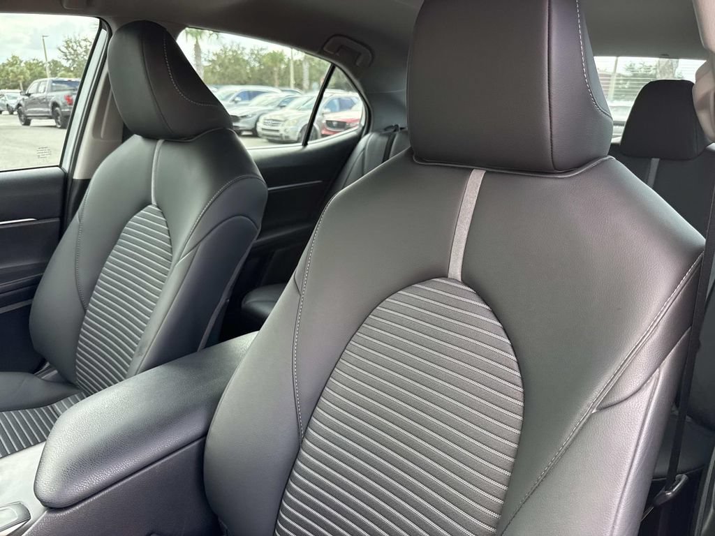 Used 2023 Toyota Camry SE FWD image 23