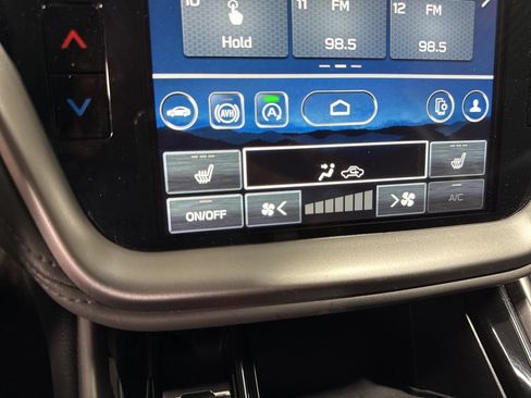 Used 2025 Subaru Outback Onyx Edition AWD/4WD image 34