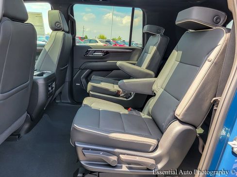 New 2025 Chevrolet Suburban Premier w/ Sun And Tow Package image 10