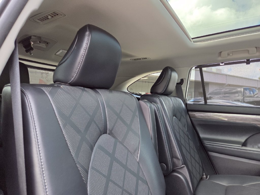 Certified 2022 Toyota Highlander Platinum FWD image 18