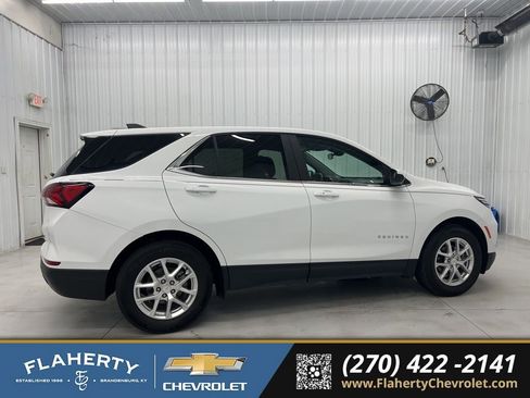 Used 2023 Chevrolet Equinox LT image 2