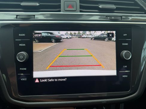 Used 2022 Volkswagen Tiguan SE FWD image 31
