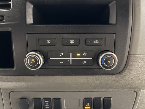 Used 2012 Nissan NV 3500 SV image 17