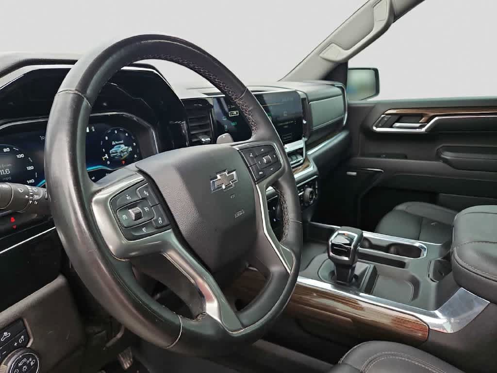 Used 2023 Chevrolet Silverado 1500 RST w/ Redline Edition AWD/4WD image 10