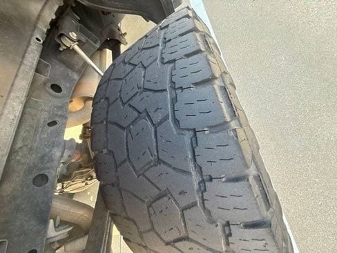 Used 2020 Ford F150 Lariat RWD image 4