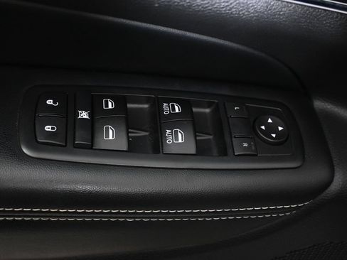 Used 2017 Jeep Grand Cherokee Limited AWD/4WD image 29