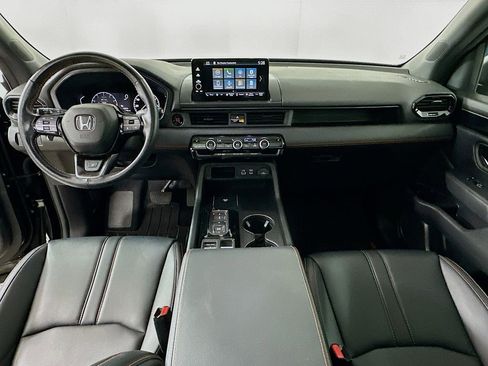 Certified 2023 Honda Pilot TrailSport image 3