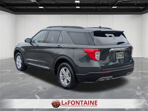 Used 2022 Ford Explorer XLT w/ Equipment Group 202A image 3
