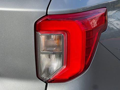 Certified 2022 Ford Explorer XLT w/ Equipment Group 202A image 30