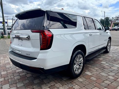 Used 2023 GMC Yukon XL SLT AWD/4WD image 9
