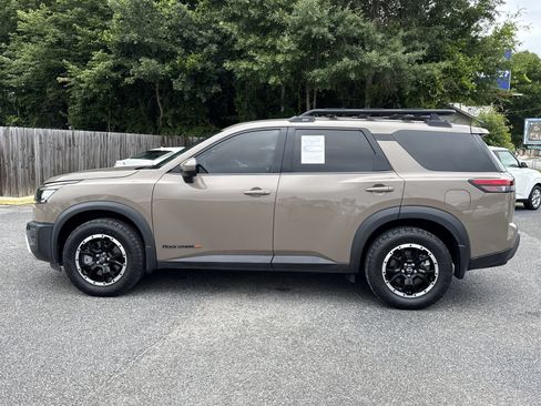 Used 2023 Nissan Pathfinder Rock Creek AWD/4WD image 2