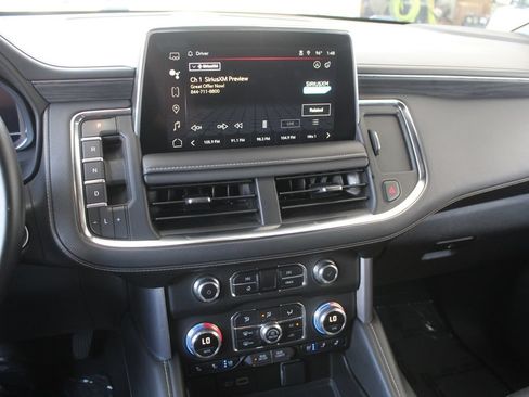 Used 2024 GMC Yukon XL SLT RWD image 14