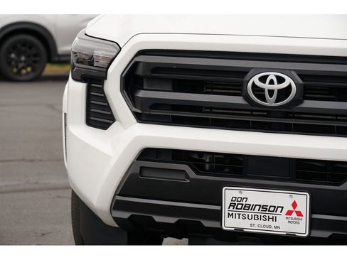 Used 2024 Toyota Tacoma SR image 9