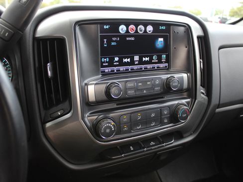 Used 2018 Chevrolet Silverado 1500 LT w/ Trailering Package image 17