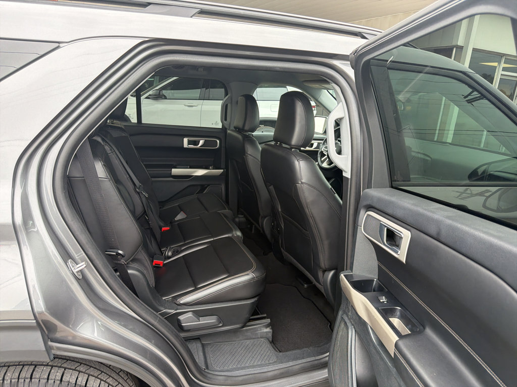 Used 2023 Ford Explorer XLT w/ Equipment Group 202A RWD image 23