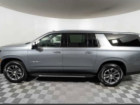 New 2026 Chevrolet Suburban LT w/ Comfort Package image 10