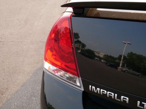Used 2012 Chevrolet Impala LT w/ LT Sunroof Package FWD image 17