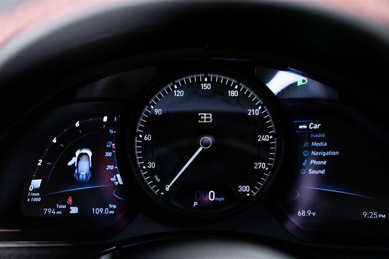 Used 2022 Bugatti Chiron Super Sport AWD/4WD image 67