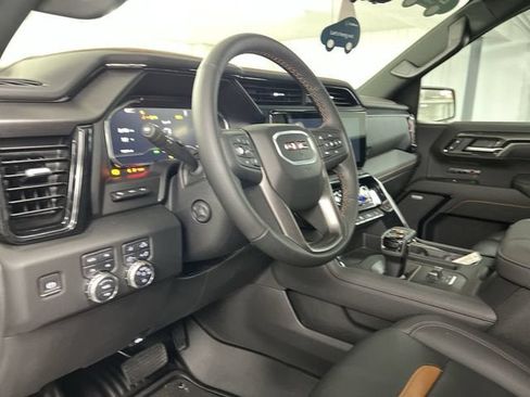 Certified 2025 GMC Sierra 1500 AT4 w/ AT4 Premium Package AWD/4WD image 10