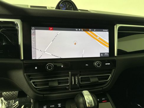 Certified 2023 Porsche Macan Turbo image 27