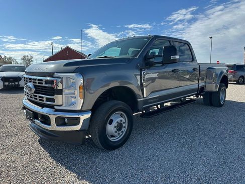 Used 2024 Ford F350 XLT image 5