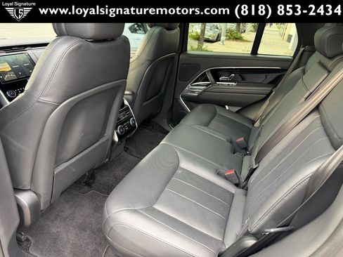 Used 2023 Land Rover Range Rover SE image 16