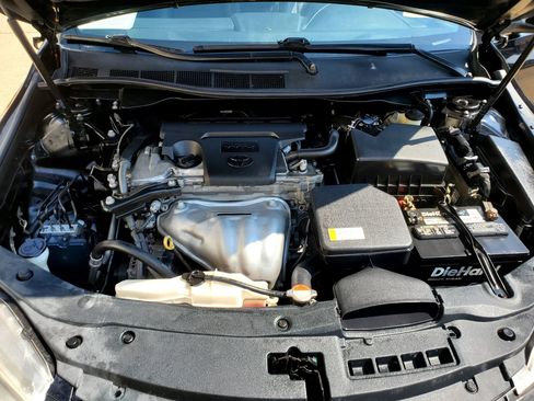 Used 2016 Toyota Camry SE FWD image 45