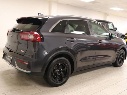 Used 2018 Kia Niro EX Premium image 6