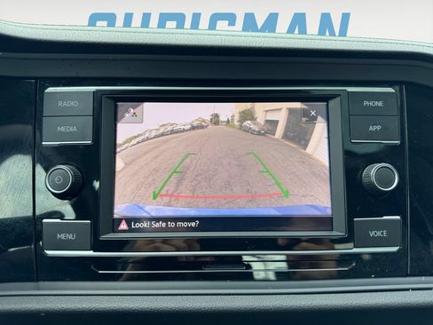 Used 2024 Volkswagen Jetta SE w/ Panoramic Sunroof Package FWD image 19