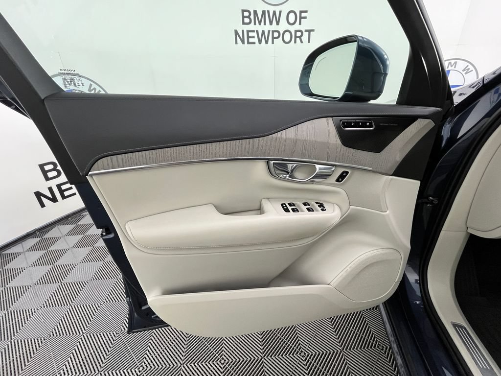 Used 2025 Volvo XC90 B6 Ultra w/ Protection Package Premier AWD/4WD image 29