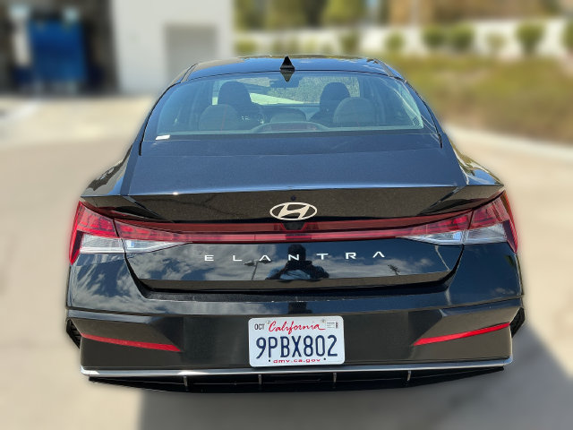 Used 2025 Hyundai Elantra SEL FWD image 4