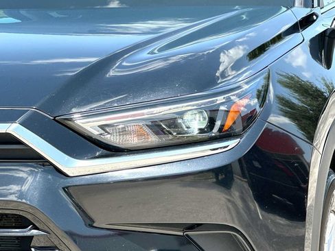Used 2025 Toyota Grand Highlander AWD image 16