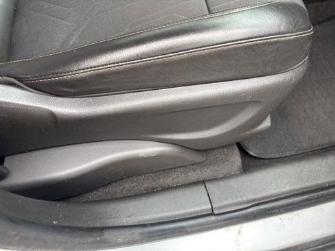 Used 2019 Chevrolet Trax LT w/ LT Convenience Package image 39