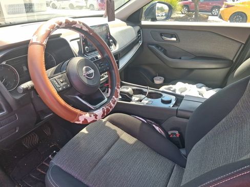 Used 2023 Nissan Rogue SV AWD/4WD image 6