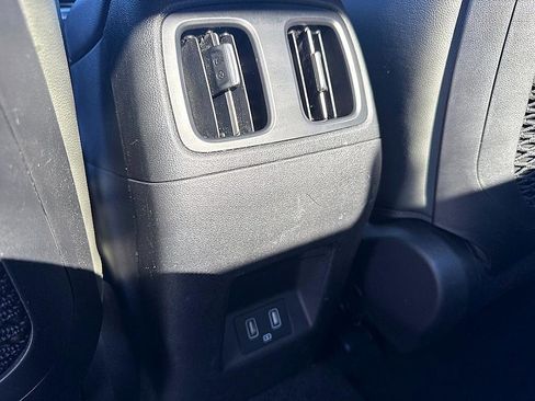 Used 2023 Hyundai Santa Cruz Limited image 11