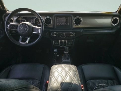 Used 2019 Jeep Wrangler Unlimited Sahara AWD/4WD image 11