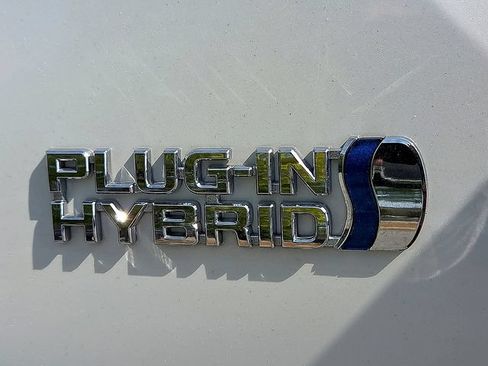 Used 2022 Toyota Prius Prime XLE FWD image 10