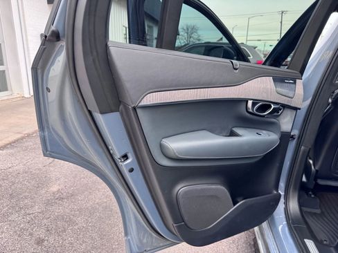 Used 2022 Volvo XC90 T6 Inscription w/ Lounge Package image 25