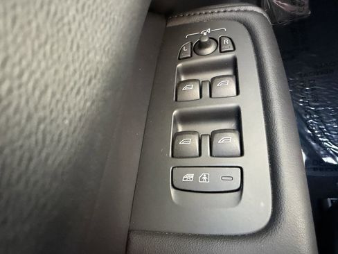 Used 2023 Volvo XC60 B5 Plus w/ Protection Package Premier image 26