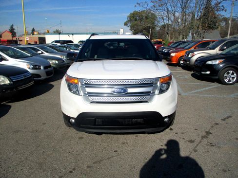 Used 2012 Ford Explorer XLT image 3