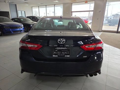 Used 2020 Toyota Camry SE image 6
