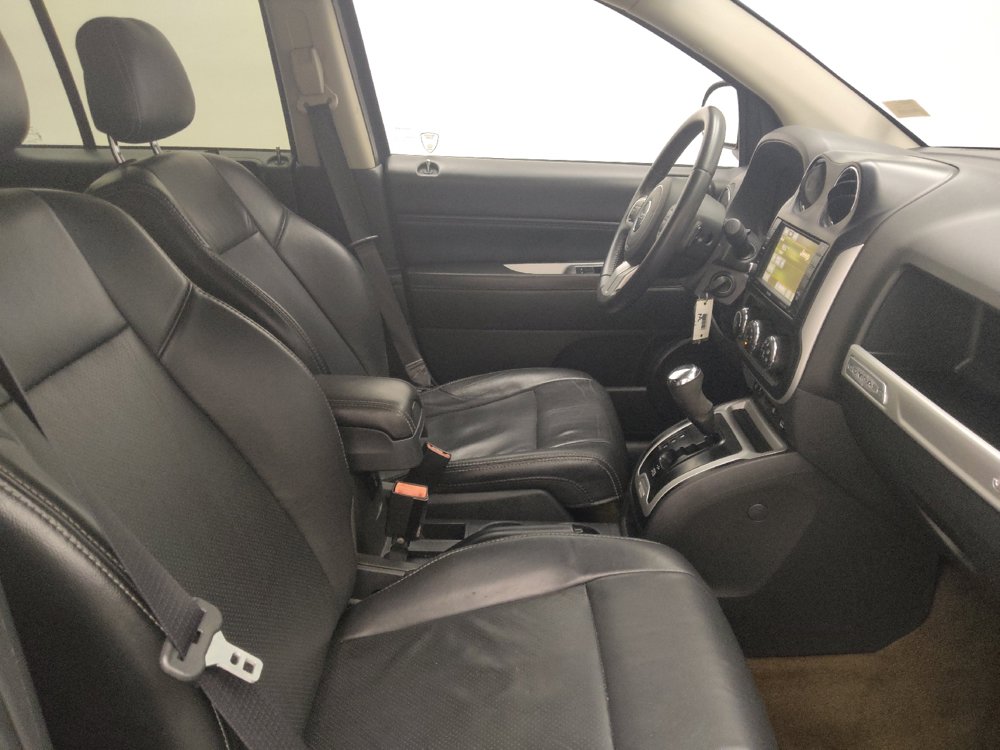 Used 2017 Jeep Compass High Altitude FWD image 21