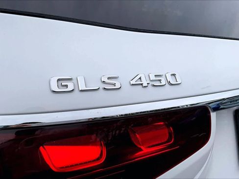 Used 2024 Mercedes-Benz GLS 450 4MATIC image 31