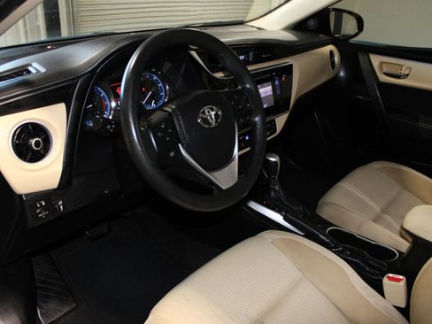 Used 2019 Toyota Corolla LE FWD image 21