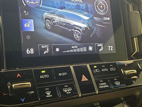 Used 2023 Lexus LX 600 4WD w/ Interior Upgrade Package image 17