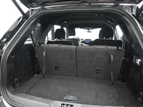Used 2020 Ford Explorer XLT w/ Comfort Package AWD/4WD image 32