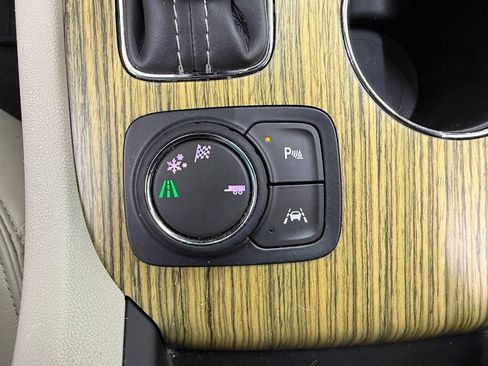 Used 2019 GMC Acadia Denali FWD image 32