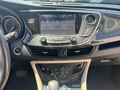 Used 2018 Buick Envision Essence FWD image 17